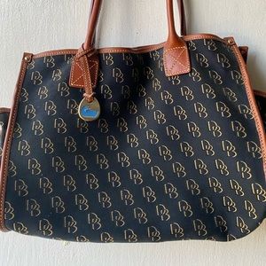 Dooney & Bourke purse